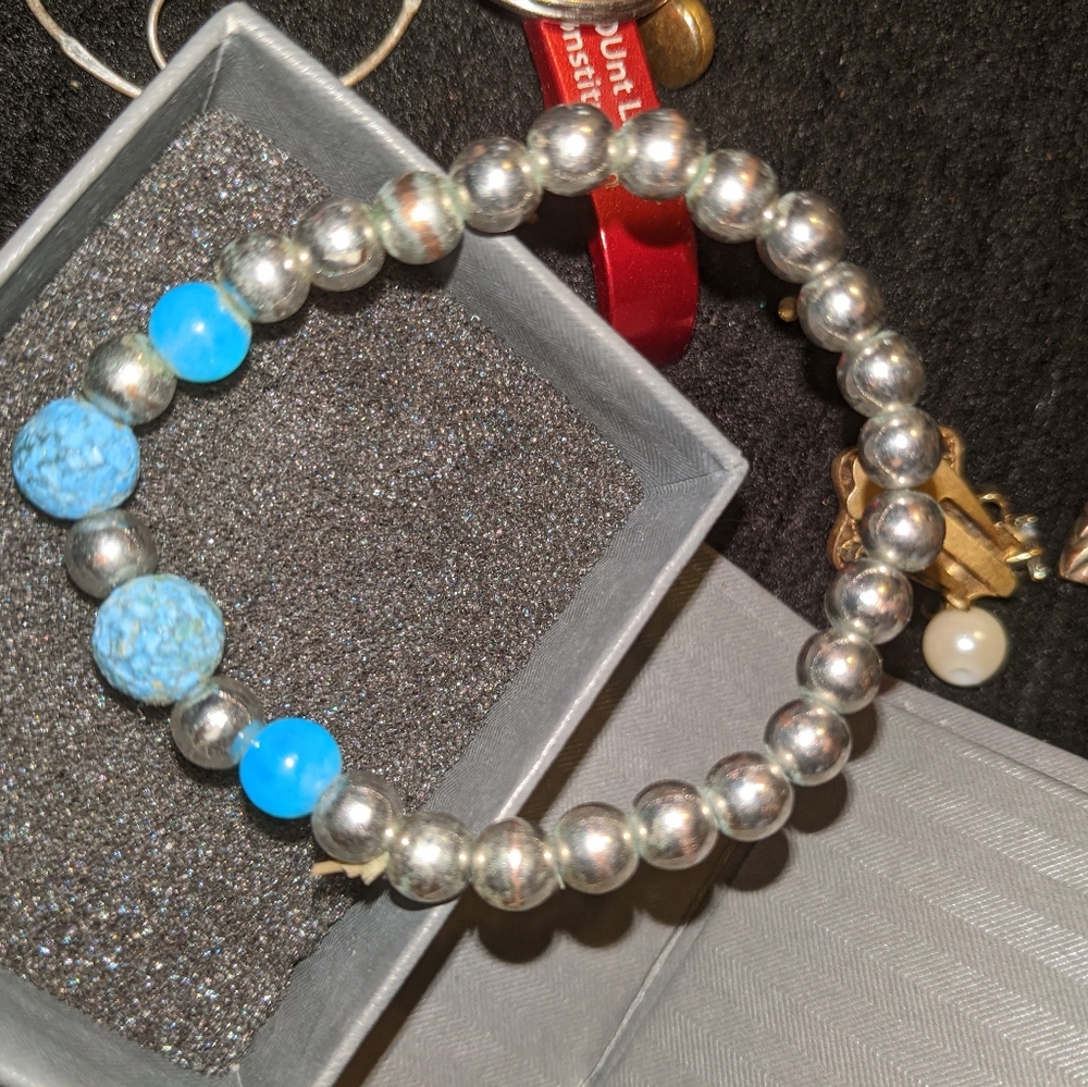 More stuff - Picture 2 of 16